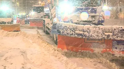 Prăpăd în ţară din cauza zăpezii viscolite. Drumuri închise, oameni blocaţi în nămeţi şi trenuri anulate UPDATE