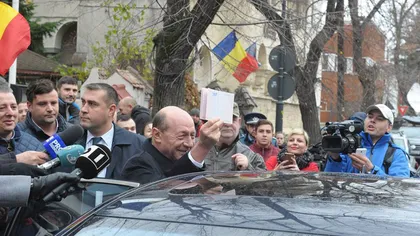Curtea Constituţională a Republicii Moldova: Traian Băsescu poate să atace retragerea cetăţeniei în instanţă