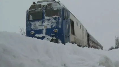 Circulaţia feroviară, afectată de viscol: Trenurile circulă cu restricţii de viteză din cauza ninsorilor abundente