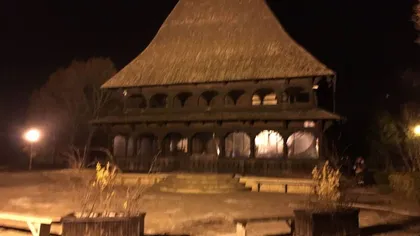 Incendiu la o biserică din lemn din Constanţa. Pompierii au intervenit de urgenţă