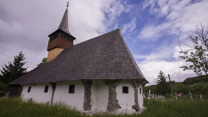 O biserică din lemn, veche de peste 300 de ani, va fi restaurată cu ajutorul unei finanţări europene
