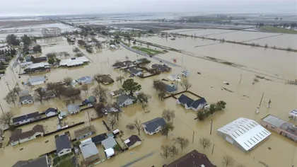 Stare de urgenţă în California: Sute de case au fost evacuate după ce un pârâu s-a revărsat din cauza ploilor
