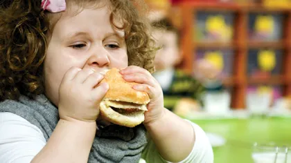 STUDIU: Obezitatea în rândul copiilor este moştenită în mare parte de la părinţi