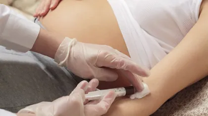Vaccinul anti-COVID Moderna nu trebuie administrat femeilor însărcinate. Avertismentul OMS