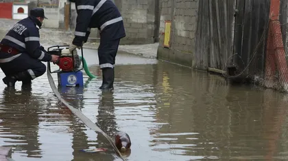 Turişti EVACUAŢI şi case inundate, în România. Situaţia actualizată a pagubelor produse de inundaţii