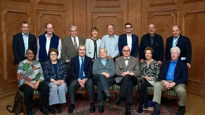 Monica Macovei, fotografie de grup cu miliardarul George Soros
