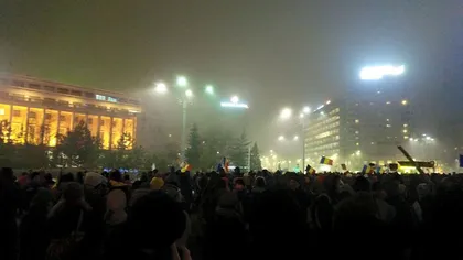 A şaptea zi de proteste. Mii de oameni au ieşit din nou în stradă în Bucureşti şi în ţară VIDEO