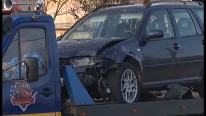 Accident cu 3 maşini implicate în Argeş, din care una era un microbuz de transport persoane. O tânără a fost rănită