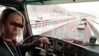 O şoferiţă sexy a lăsat mască mii de oameni cu un simplu gest VIDEO