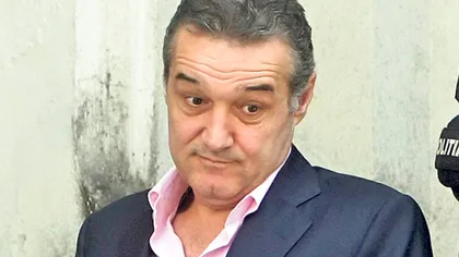 Gigi Becali, la masă cu un un cerşetor. Imagini emoţionante FOTO