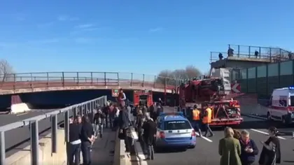 Trei muncitori români au fost răniţi în urma prăbuşirii unui pod pe o autostradă din Italia