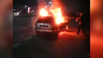 Bărbat ars de viu în propria maşină