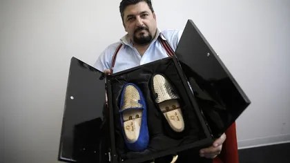 Ca-n poveşti: Un artizan italian face pantofi din AUR de 24 de carate. Arabii bogaţi sunt clienţii ţintă