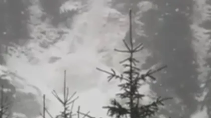 Avalanşă surprinsă de un turist în Munţii Bucegi. Este risc crescut şi în judeţul Argeş VIDEO
