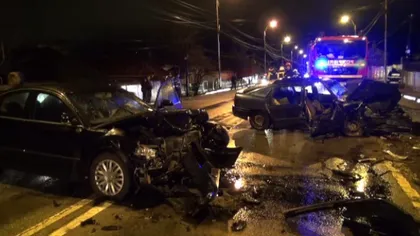 Accident pe o şosea din Bacău, între un preot şi o şoferiţă. În total, 3 persoane au fost rănite şi au ajuns la spital FOTO