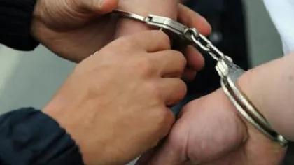 Un bărbat a fost arestat după ce ar fi violat şase copii ca să se răzbune pe părinţii lor