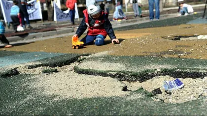 Protest cu copii, după desfiinţarea unor locuri de joacă în parcurile din Sectorul 3