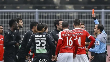Mafia pariurilor, cancerul sportului. Cinci fotbalişti au fost arestaţi în Portugalia