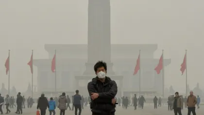 Autorităţile chineze instituie cod albastru de poluare la Beijing