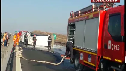 Un TIR plin cu vopsea lavabilă s-a răsturnat pe autostrada Sibiu-Deva. Există scurgeri pe şosea, iar traficul este îngreunat