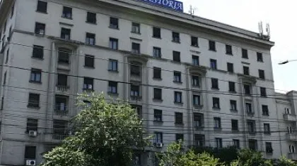 Foşti directori din CFR SA, trimişi în judecată pentru trecerea în proprietate privată a Hotelului Astoria