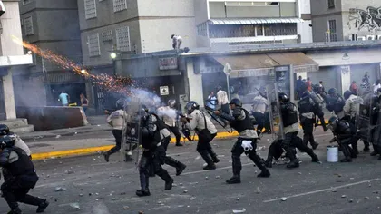 Cel puţin 10 persoane au murit, joi noaptea, în timpul manifestaţiilor care au avut loc în Venezuela