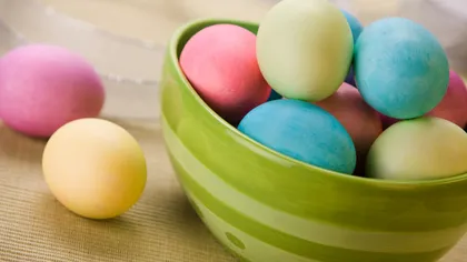 Cum să vopseşti natural ouăle de Paşte