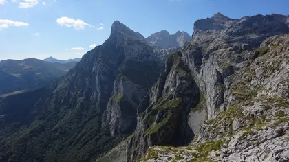 O nouă tragedie în munţi. Trei alpinişti au murit în Spania, pe Picos de Europa