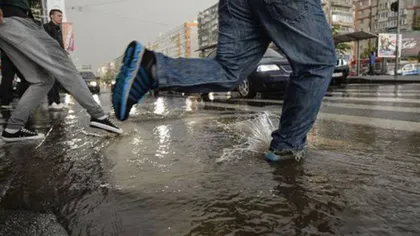PROGNOZA METEO: 24 de ore de ploi în CAPITALĂ. VREME rea în Bucureşti până duminică