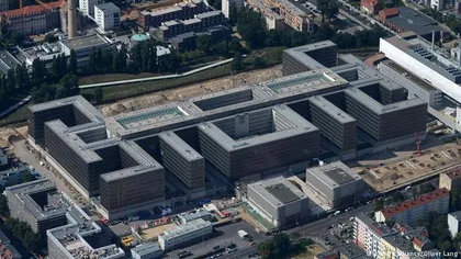 Spionii, între ei: Serviciul de Informaţii Externe german a spionat ani întregi Interpolul