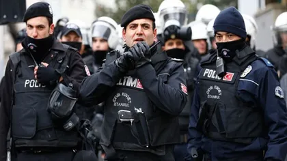 Turcia a suspendat peste 9.000 de poliţişti pentru presupuse legături cu clericul Gulen