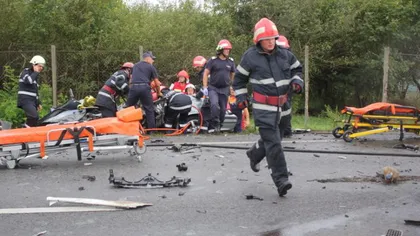Accidente grave în Hunedoara şi Olt. Cinci copii răniţi, o femeie a fost dusă cu elicopterul la spital