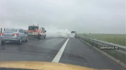 ACCIDENT pe Autostrada Soarelui din cauza unei maşini care a luat foc VIDEO