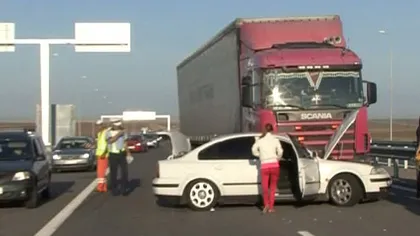 Accident cu trei maşini pe Autostrada Soarelui. O persoană a fost rănită