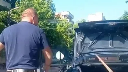 Incident şocant în trafic, la Timişoara! Un bărbat a atacat o şoferiţă cu o bâtă de baseball VIDEO