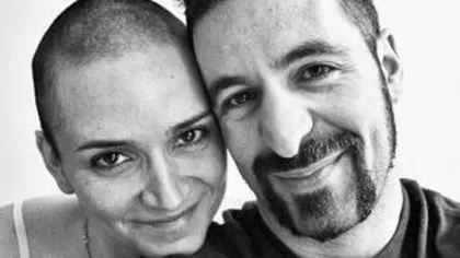 O altfel de poveste de dragoste. Un tânăr şi-a fotografiat soţia bolnavă de cancer în toate etapele bolii GALERIE FOTO