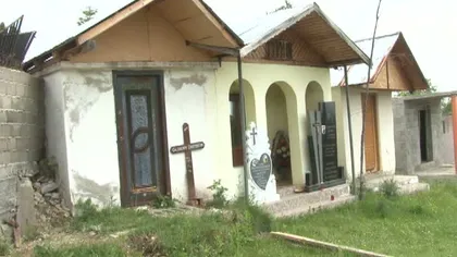 Situaţie uluitoare în Gorj: Morţi îngropaţi în cavouri tip vilă VIDEO