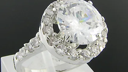 Un inel cu diamant, achiziţionat cu 10 lire sterline, estimat să se vândă cu 350.000 de lire sterline