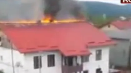 Incendiu la un bloc de locuinţe sociale din Gura Humorului. 38 de persoane au fost evacuate VIDEO