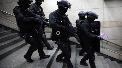 Acţiune antiteroristă în Franţa. Poliţia franceză a reţinut cinci bărbaţi şi a confiscat mai multe arme