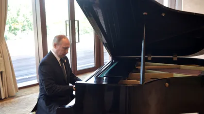 Putin i-a cântat la pian melodii sovietice omologului său chinez, Jinping VIDEO