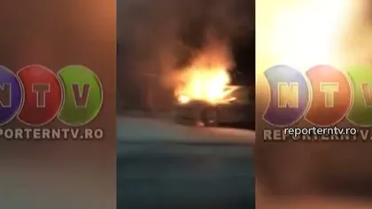 Maşină în flăcări în Constanţa. Pompierii au intervenit de urgenţă VIDEO