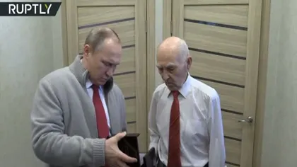 Vladimir Putin şi-a vizitat mentorul, fostul şef al KGB, care a împlinit 90 de ani