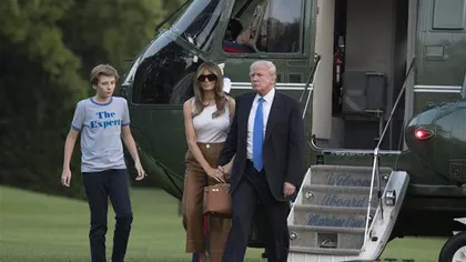 Melania Trump şi fiul ei, Barron, s-au mutat la Casa Albă VIDEO