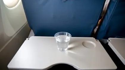 Dezvăluiri şocante: Să nu bei niciodată APĂ în avion!