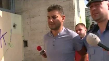 Imagini BOMBĂ cu Cristian Boureanu în secţia de poliţie VIDEO