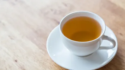 De ce trebuie să bem apă înainte de cafea şi ceai