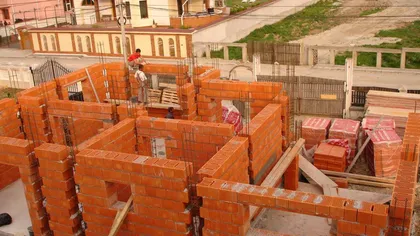 INS: Autorizaţiile pentru construcţia de locuinţe au urcat în luna mai cu 17,1%