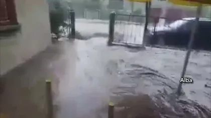 RUPERE DE NORI în România. Mai multe oraşe au fost afectate de ploile torenţiale VIDEO