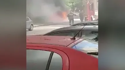 Maşină de gunoi, în flăcări pe o stradă din Timişoara